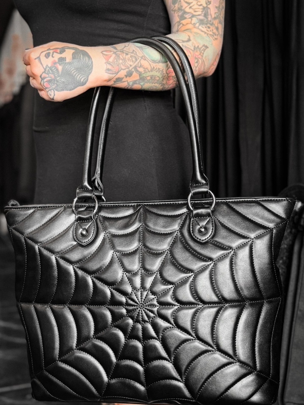 Spiderweb Tote